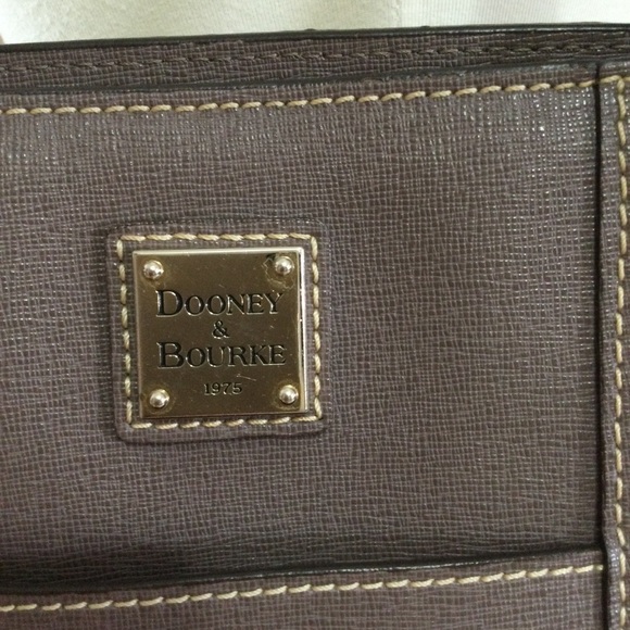 Dooney and Bourke gray Leather Zipper top Closure Shoulder Handbag - Picture 4 of 15